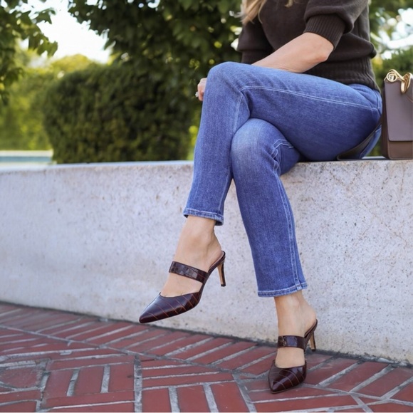 Inez Mora Mule in Cocoa Croco Pointed Toe Embossed Leather Slip-On Shoes - Picture 5 of 11